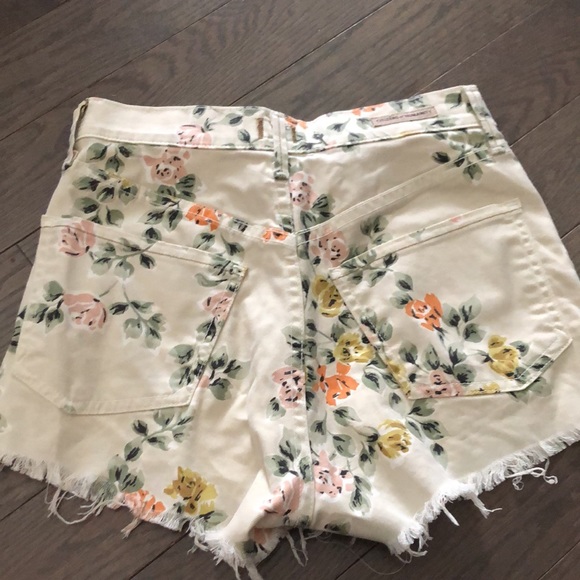 Citizens of Humanity high waisted shorts 24 - Picture 2 of 2